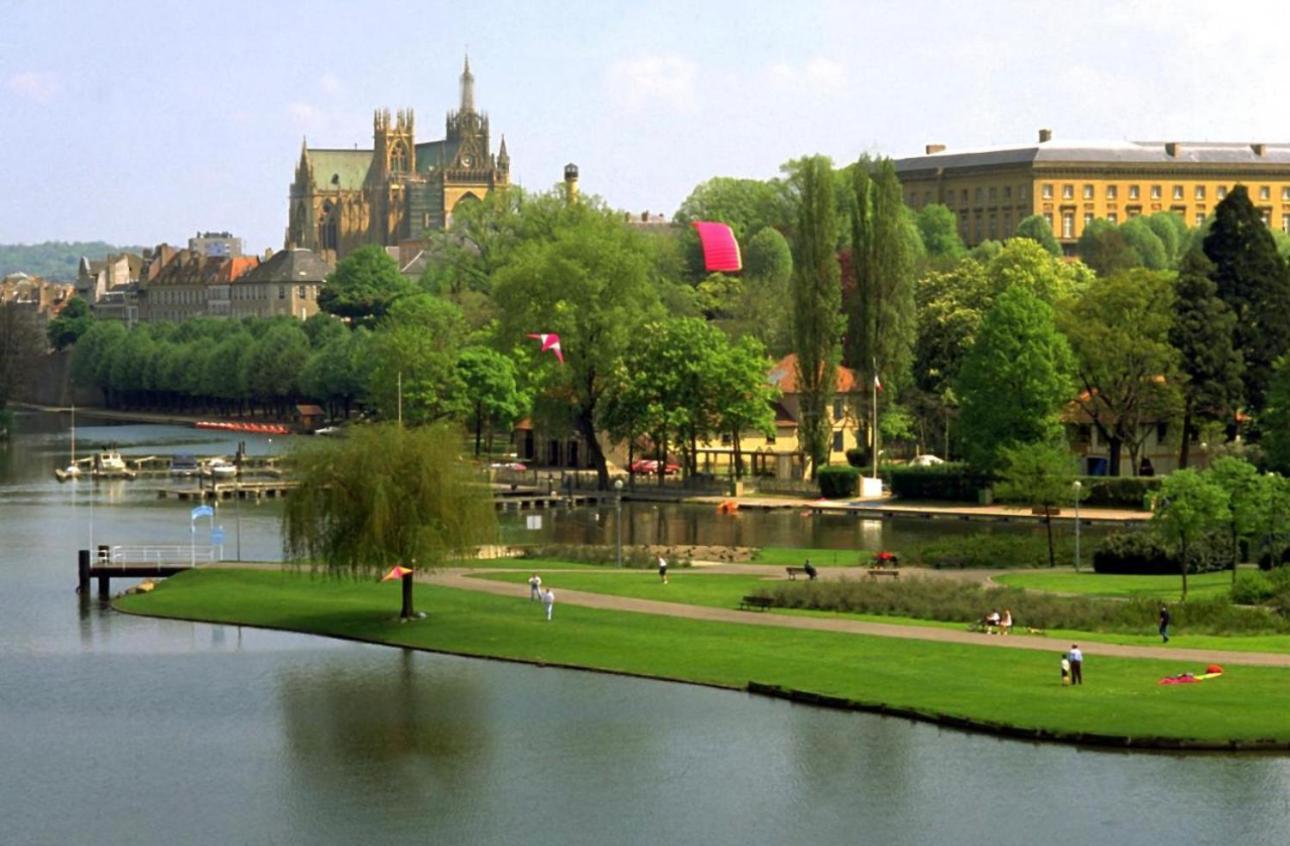 Serenity Bed Palace 2 Metz Gare Екстериор снимка