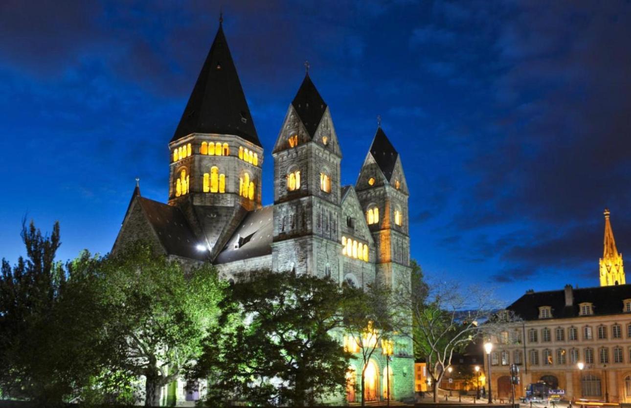 Serenity Bed Palace 2 Metz Gare Екстериор снимка